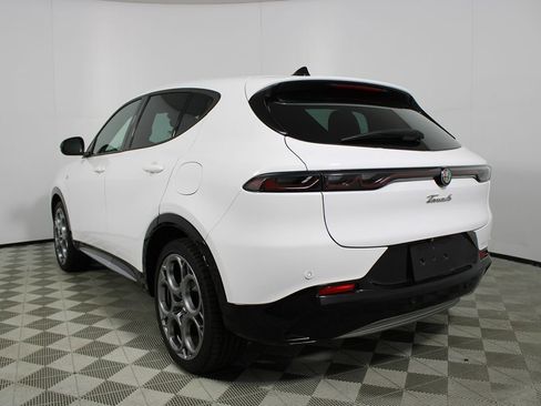 Used 2024 Alfa Romeo Tonale Ti w/ Premium Interior Package image 38