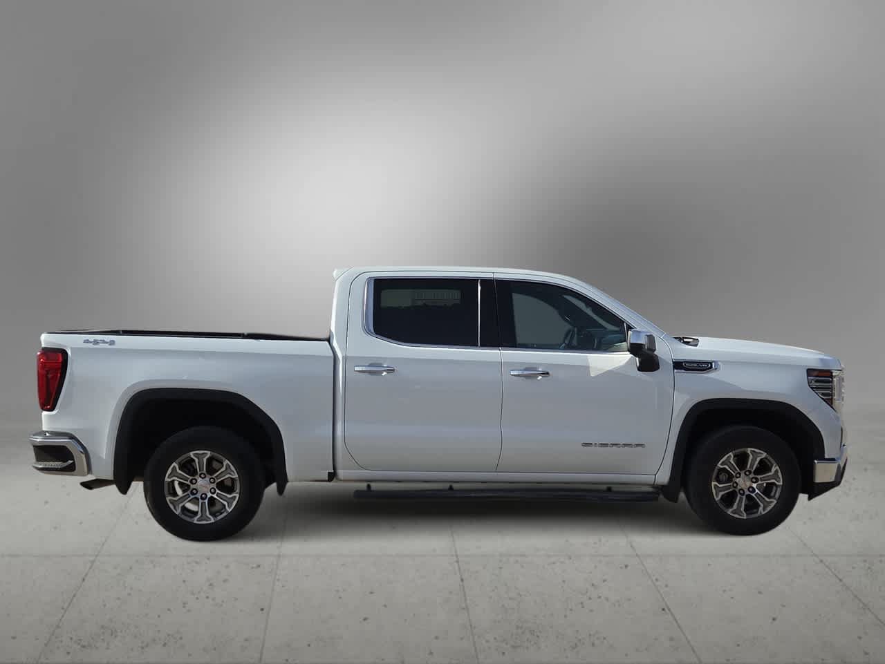 Used 2023 GMC Sierra 1500 SLT AWD/4WD image 9