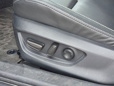 Used 2025 Toyota Camry SE FWD image 19