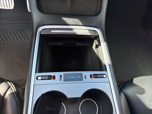 Used 2022 Tesla Model Y Performance image 30