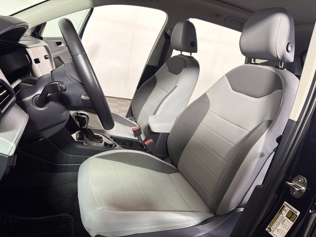 Certified 2024 Volkswagen Taos SE w/ Panoramic Sunroof Package AWD/4WD image 10