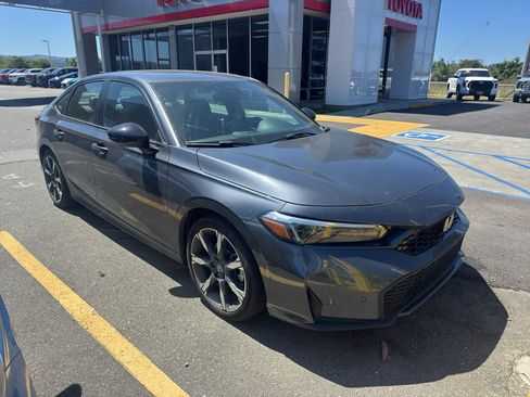 Used 2025 Honda Civic Sport Touring image 2