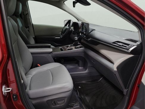 Certified 2024 Toyota Sienna XLE image 15