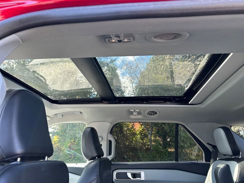 Used 2021 Ford Explorer XLT w/ Equipment Group 202A image 23