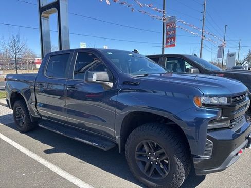 Used 2021 Chevrolet Silverado 1500 LT Trail Boss w/ Convenience Package II image 1