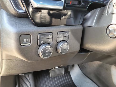 Used 2023 Chevrolet Silverado 1500 LTZ AWD/4WD image 22