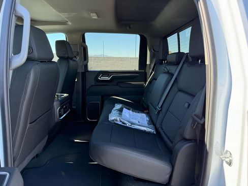 New 2026 GMC Sierra 2500 SLT w/ Max Trailering Package image 19