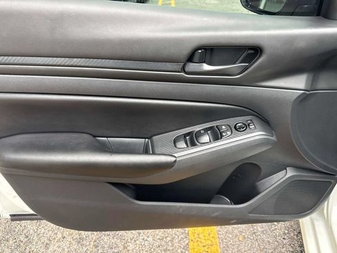 Used 2025 Nissan Altima 2.5 S FWD image 19