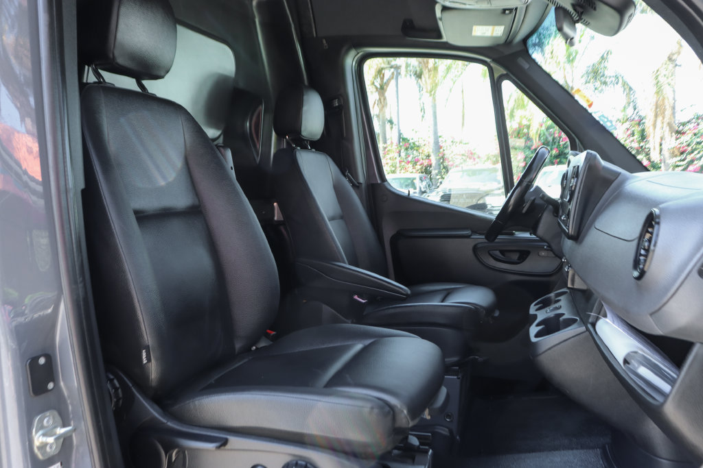Used 2022 Mercedes-Benz Sprinter 2500 image 39