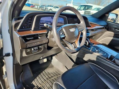 Certified 2023 Cadillac Escalade ESV Premium Luxury image 10