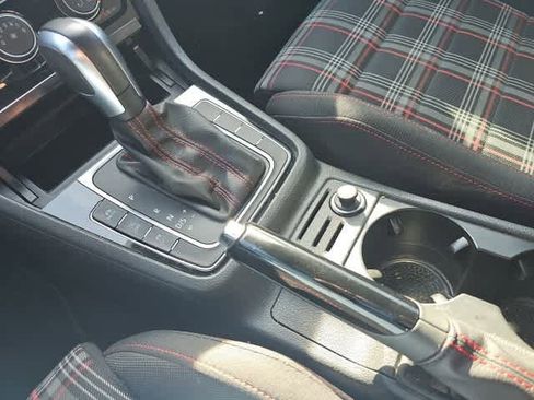 Used 2020 Volkswagen GTI S image 17