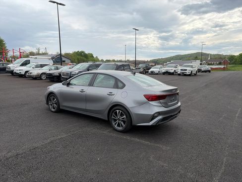 Used 2022 Kia Forte LXS w/ LXS Technology Package image 5