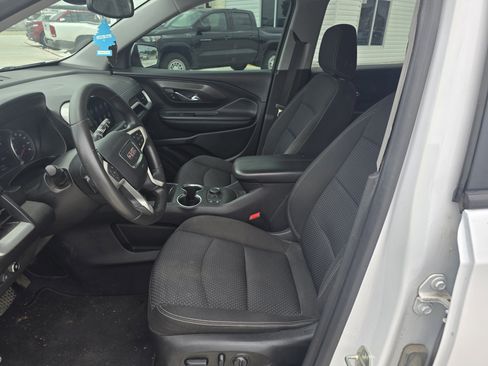 Used 2022 GMC Terrain SLE w/ Driver Convenience Package image 10