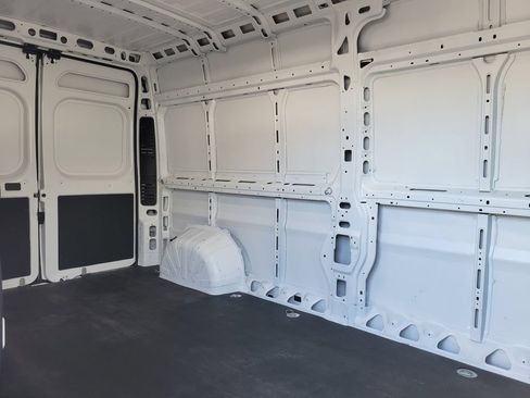 Used 2023 RAM ProMaster 2500 FWD image 18