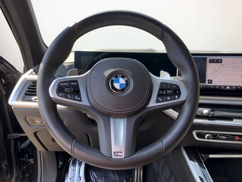 Used 2024 BMW X5 xDrive40i w/ M Sport Package AWD/4WD image 10