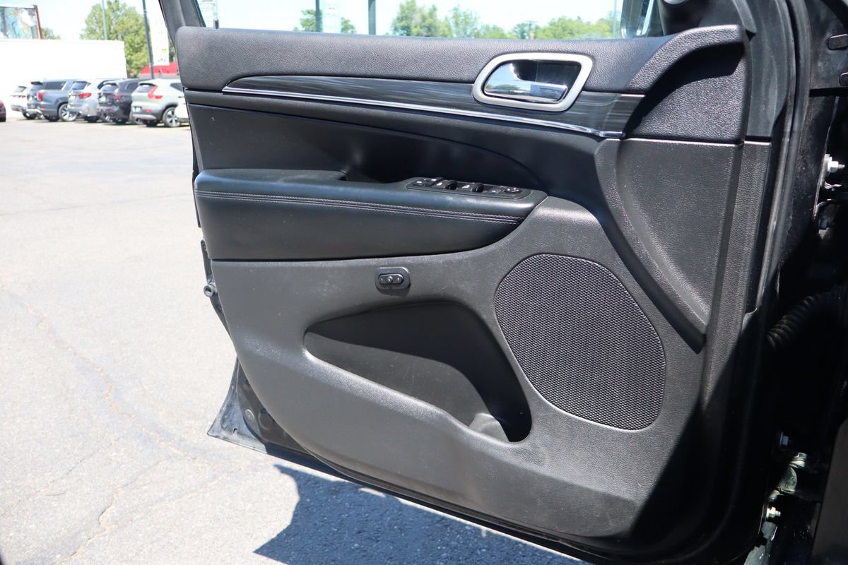 Used 2019 Jeep Grand Cherokee Limited AWD/4WD image 30
