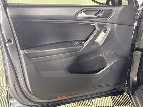 Certified 2021 Volkswagen Tiguan SE image 10