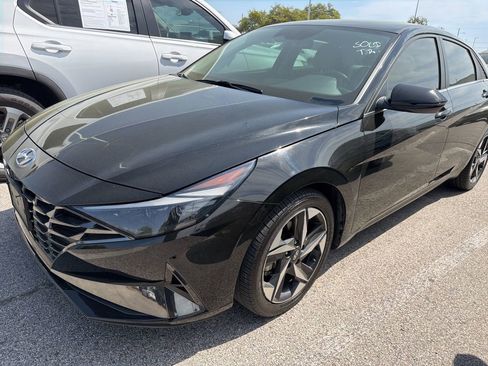 Used 2023 Hyundai Elantra Limited image 1