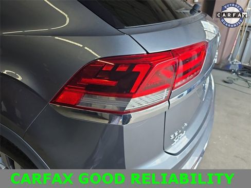 Used 2020 Volkswagen Atlas Cross Sport SEL R-Line image 28