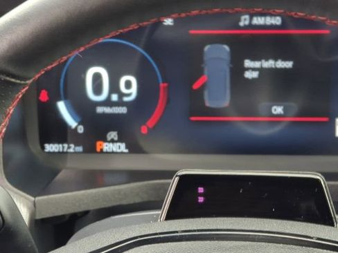 Used 2025 Ford Explorer ST-Line image 18