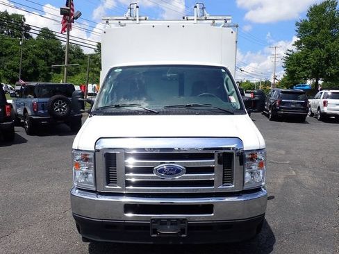 Used 2024 Ford E-350 and Econoline 350 Super Duty w/ Power Windows & Locks Group RWD image 10