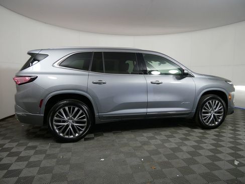 New 2026 Buick Enclave Avenir w/ Super Cruise Package image 2
