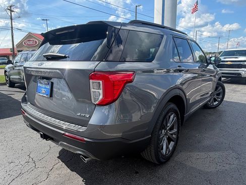 Used 2022 Ford Explorer XLT w/ Equipment Group 202A AWD/4WD image 10