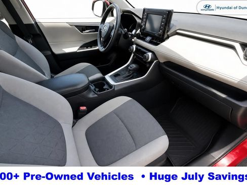 Used 2020 Toyota RAV4 XLE w/ Convenience Package FWD image 12