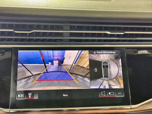 Used 2025 Audi Q8 Premium Plus image 41