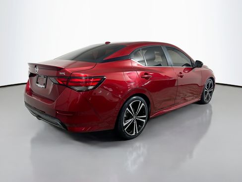 Used 2022 Nissan Sentra SR w/ SR Premium Package FWD image 4