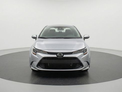 Used 2025 Toyota Corolla LE image 2
