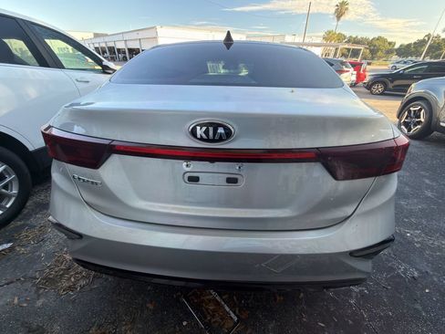 Used 2019 Kia Forte LXS FWD image 5