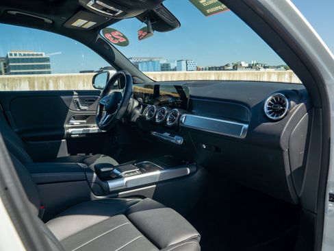 Certified 2023 Mercedes-Benz EQB 300 4MATIC image 29