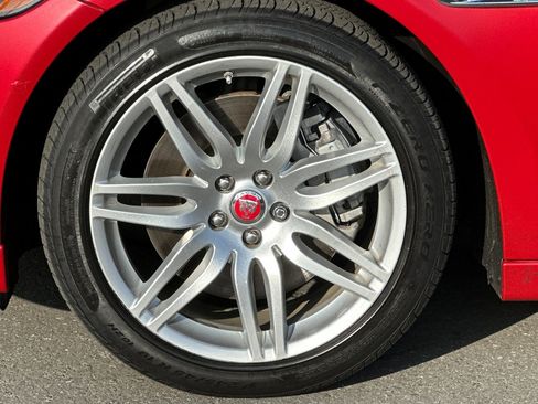 Used 2019 Jaguar XJ R-Sport image 12