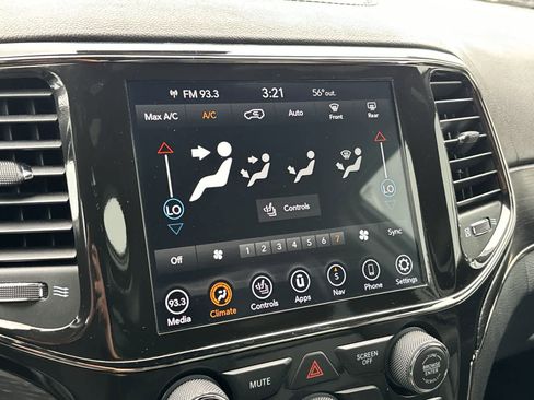 Certified 2021 Jeep Grand Cherokee High Altitude image 17