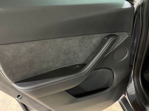 Used 2022 Tesla Model Y Performance AWD/4WD image 37