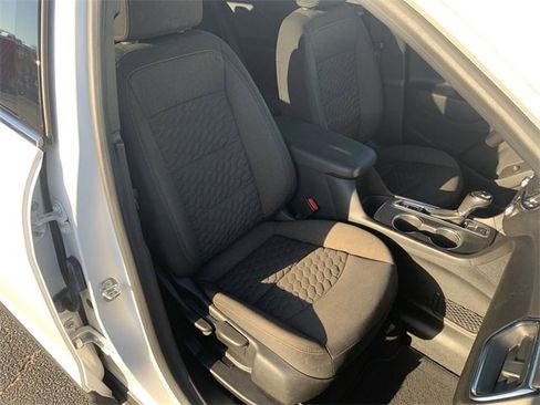 Used 2018 Chevrolet Equinox LT image 27