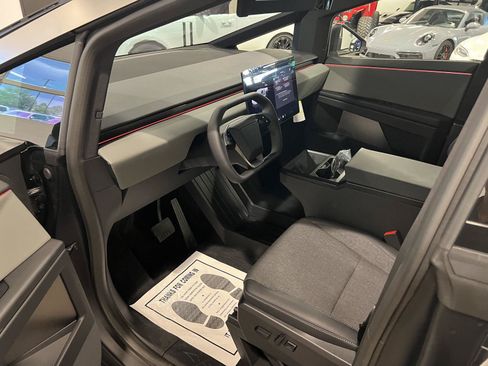 Used 2026 Tesla Cybertruck AWD Crew Cab image 10