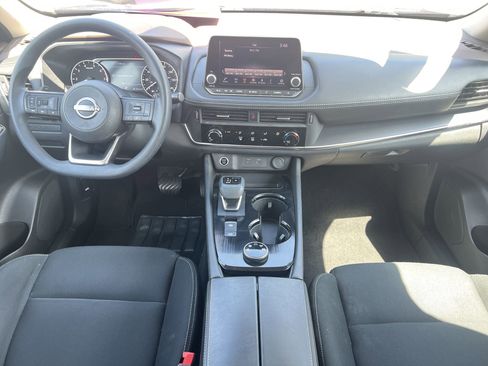 Used 2023 Nissan Rogue S AWD/4WD image 2