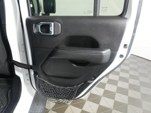 Used 2020 Jeep Wrangler Unlimited Sahara AWD/4WD image 27
