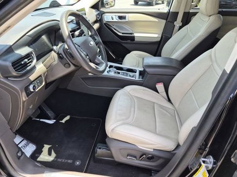 Used 2020 Ford Explorer Platinum w/ Premium Technology Package AWD/4WD image 11
