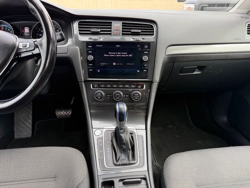 Used 2019 Volkswagen e-Golf SE w/ Driver Assistance Package image 20