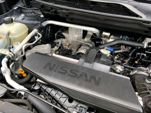 Used 2024 Nissan Rogue S FWD image 31