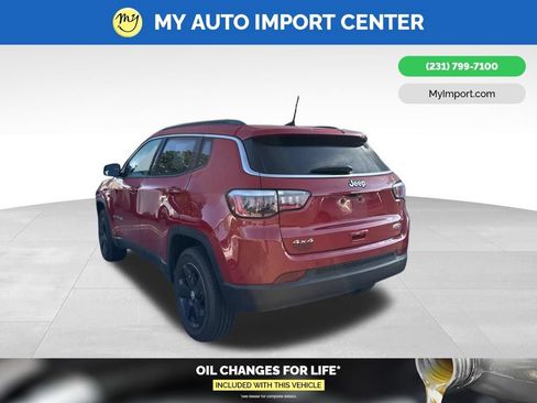 Used 2018 Jeep Compass Latitude w/ Popular Equipment Group AWD/4WD image 5
