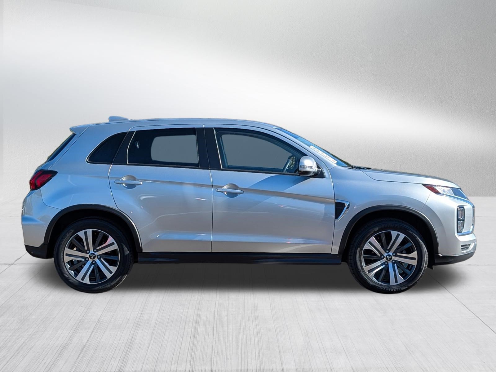 Used 2024 Mitsubishi Outlander Sport SE AWD/4WD image 8