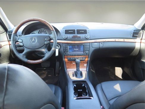 Used 2008 Mercedes-Benz E 350 4MATIC Sedan image 23