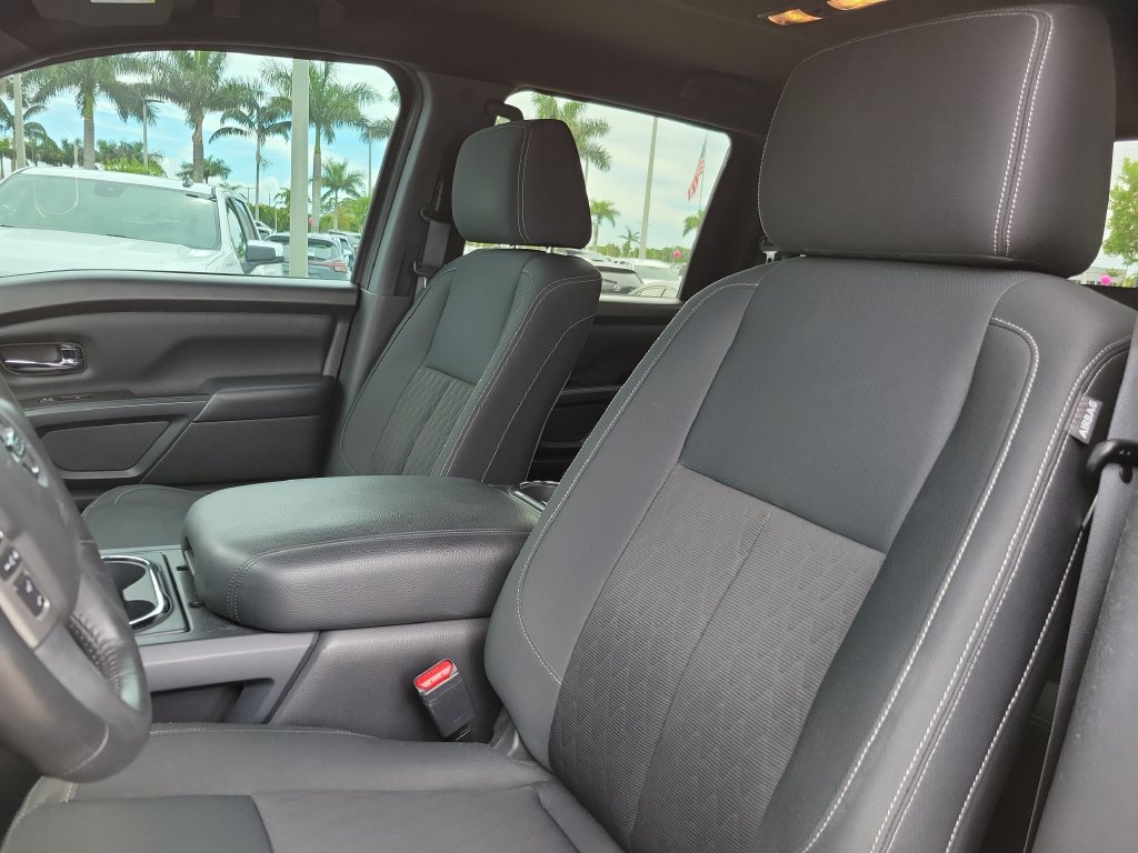 Used 2019 Nissan Titan SV w/ SV Convenience Package AWD/4WD image 29