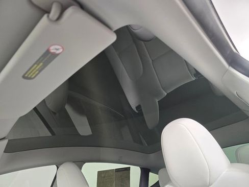 Used 2023 Tesla Model Y Long Range AWD/4WD image 23