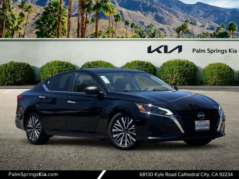 Used 2024 Nissan Altima 2.5 SV FWD image 1