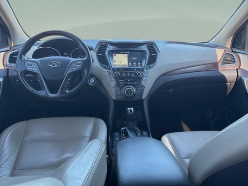 Used 2018 Hyundai Santa Fe SE image 9